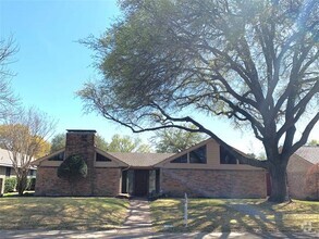 Building Photo - 6910 Brentfield Dr