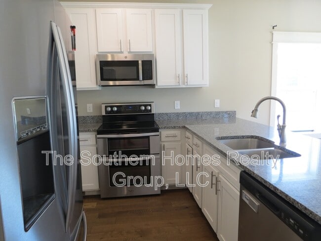 Building Photo - 975 Co Rd 316