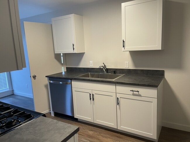 Building Photo - 1210 E Monroe Dr