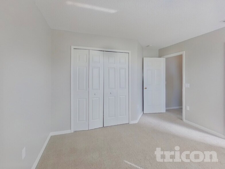 Building Photo - 2800 Playing Otter Ct