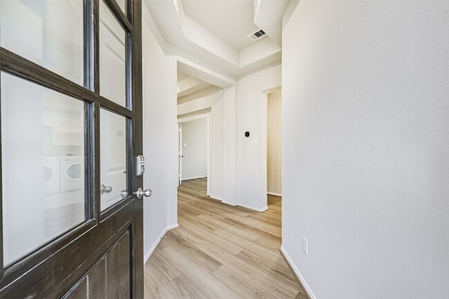 Building Photo - 455 Mathis Lk Ct