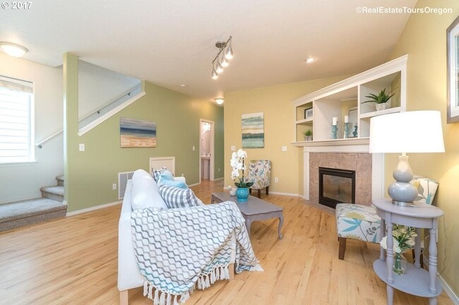 Building Photo - 1407 SW 175th Ave