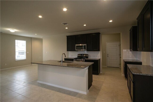 Building Photo - 179 White Dunes Dr