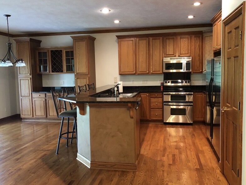 Building Photo - 859 Clearwater Cv W