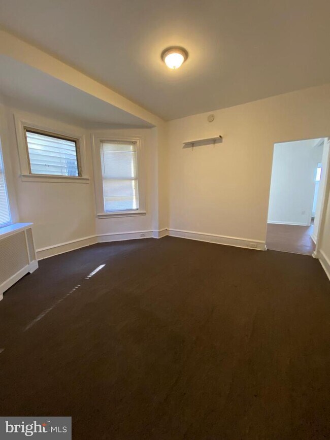 Building Photo - 320 W Somerville Ave