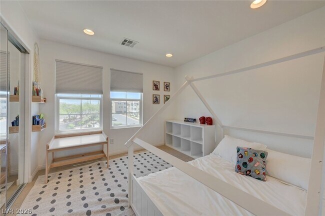 Building Photo - 55 Morning Mimosa Ct