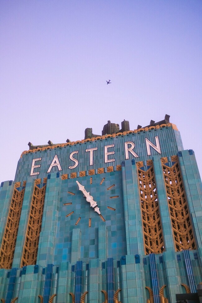 Building Photo - 849 S Broadway