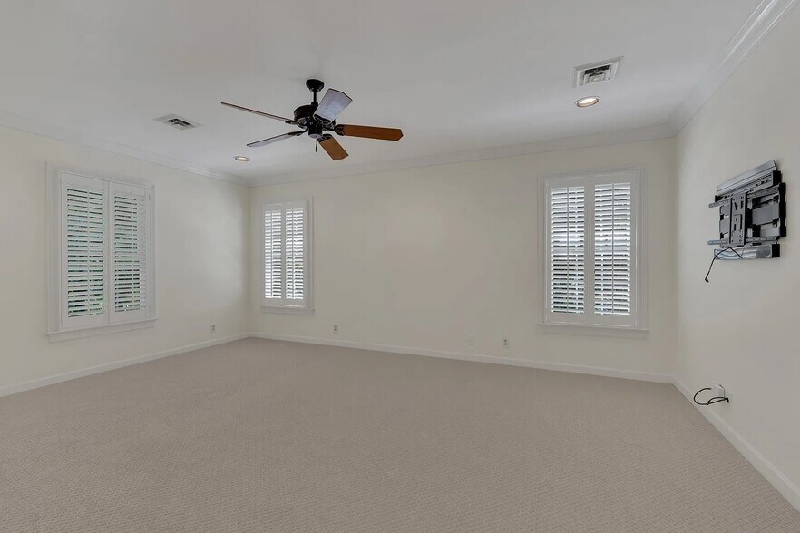 Building Photo - 3600 Bowlingate Ln