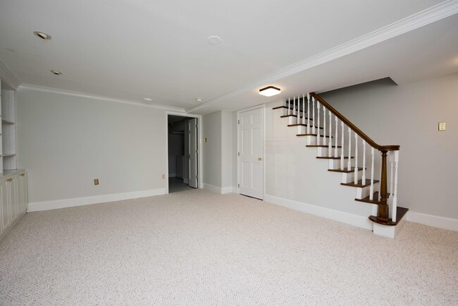 Building Photo - 202 11th St NE