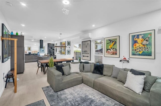 Building Photo - 747 2nd St N