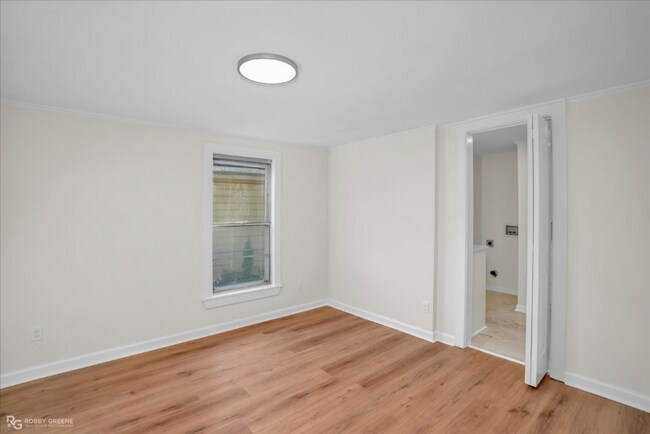 Building Photo - 3738 Greenway Pl