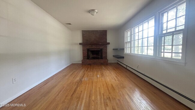 Building Photo - 1409 Wallach Dr