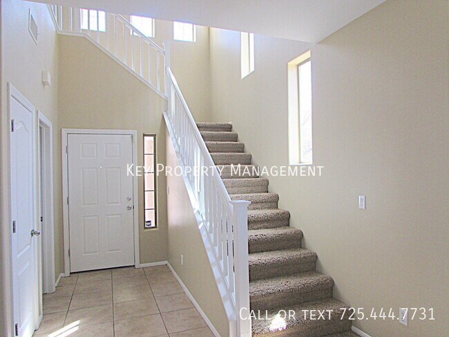 Building Photo - 692 Sumatra Pl