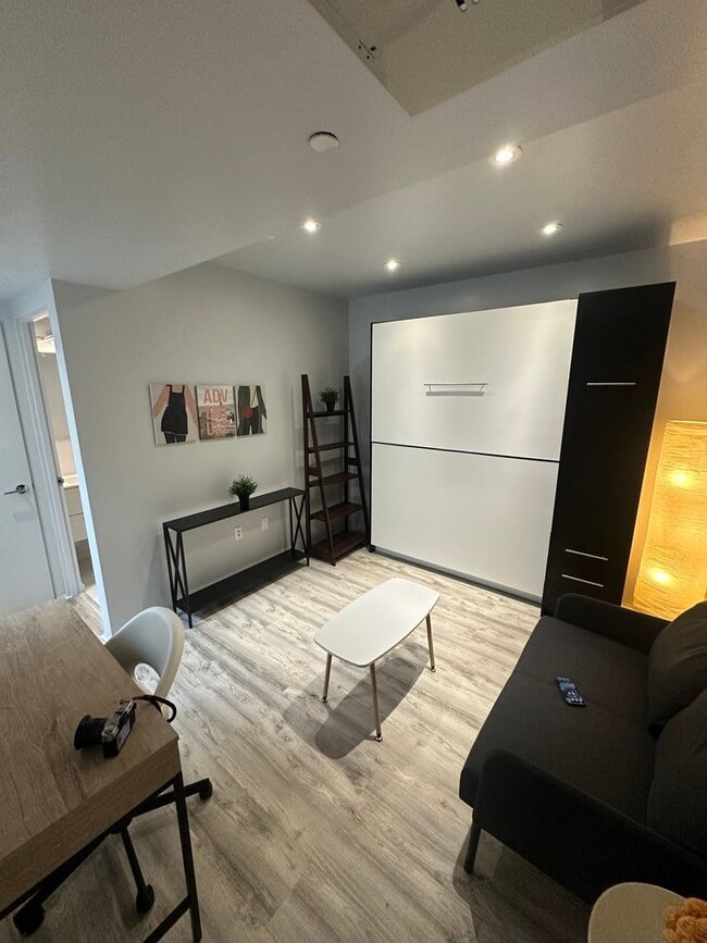 Primary Photo - Modern Studio in Adams Morgan