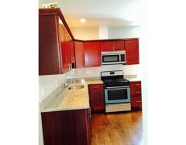 Building Photo - 39 Beech Glen St