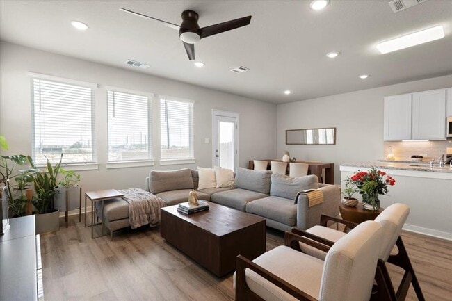 Building Photo - 1530 McKinney Dr