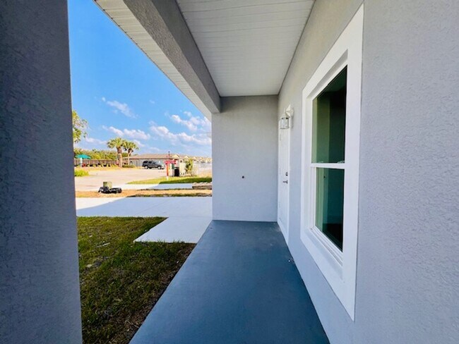 Building Photo - 1487 Las Villas Blvd