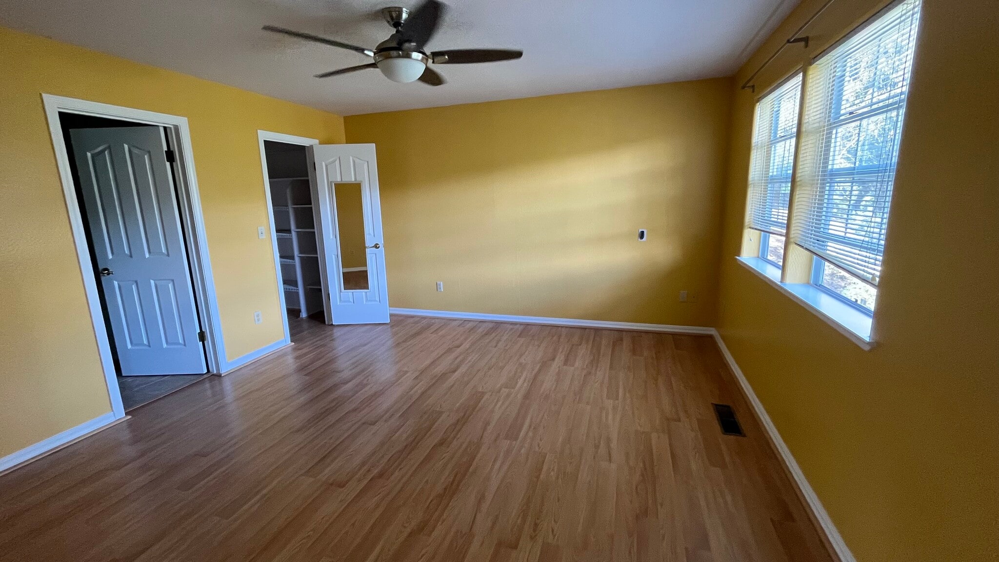 Big bedroom - 5964 Merriewood Dr