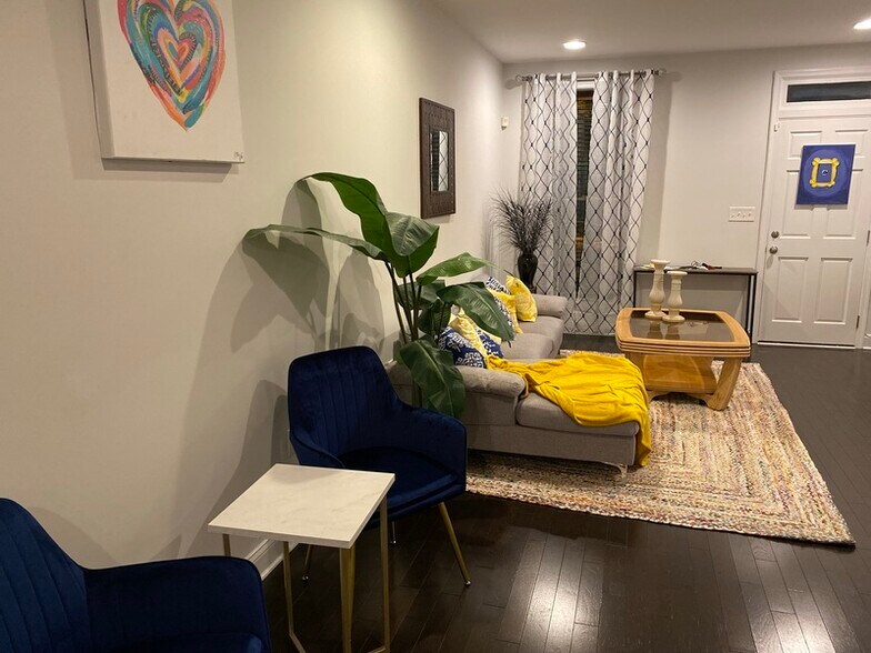 Building Photo - 1012 McDonogh St