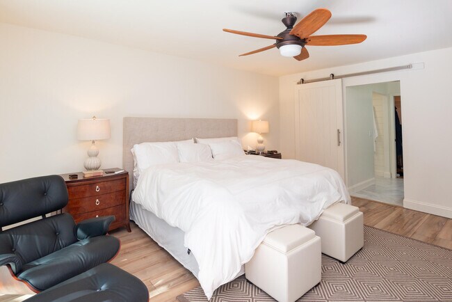 Building Photo - 3372 SE Court Dr