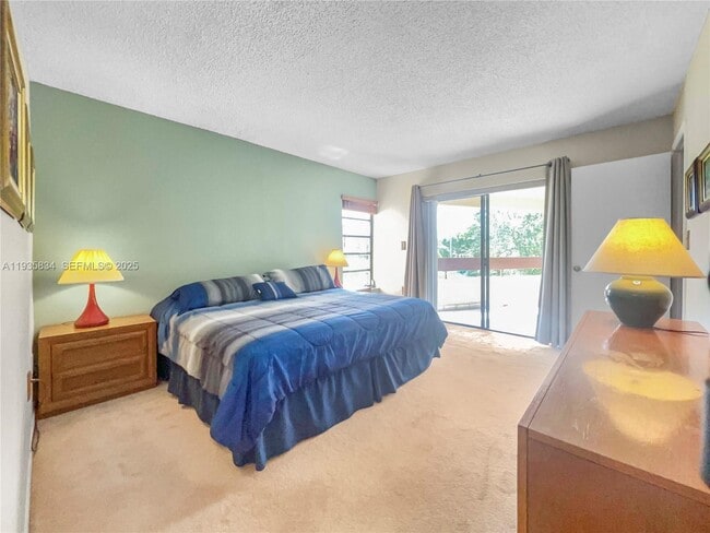 Building Photo - 9255 SW 125th Ave