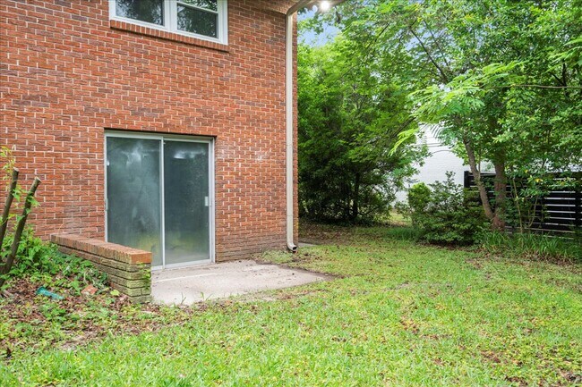 Building Photo - 511 Arbor Dr