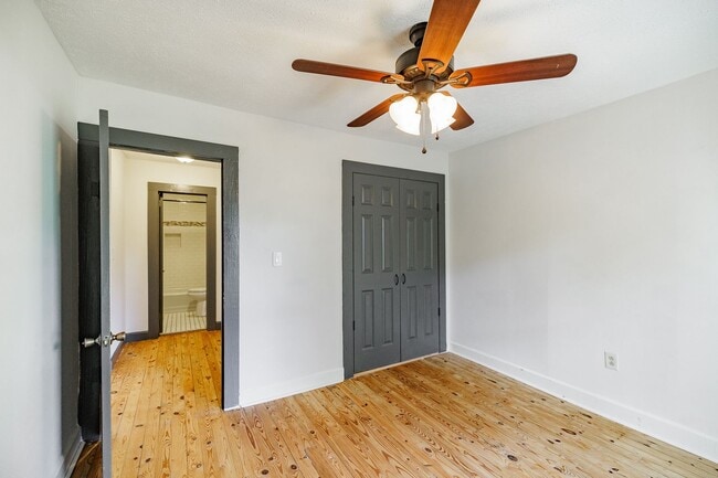 Building Photo - Beautiful Ranch Home in Prime Jefferson Location – Pet Friendly!