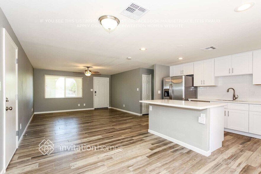 Building Photo - 14430 N 41st Ct