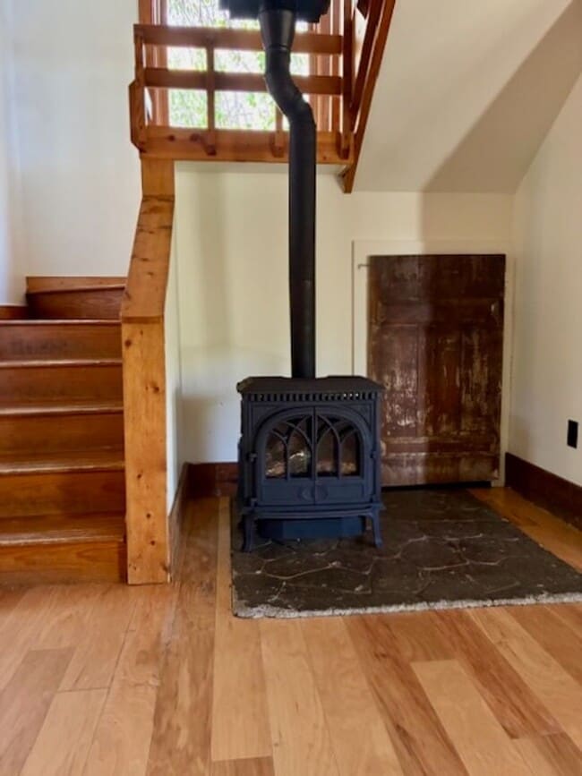 Building Photo - Sovereign Oaks Cabin