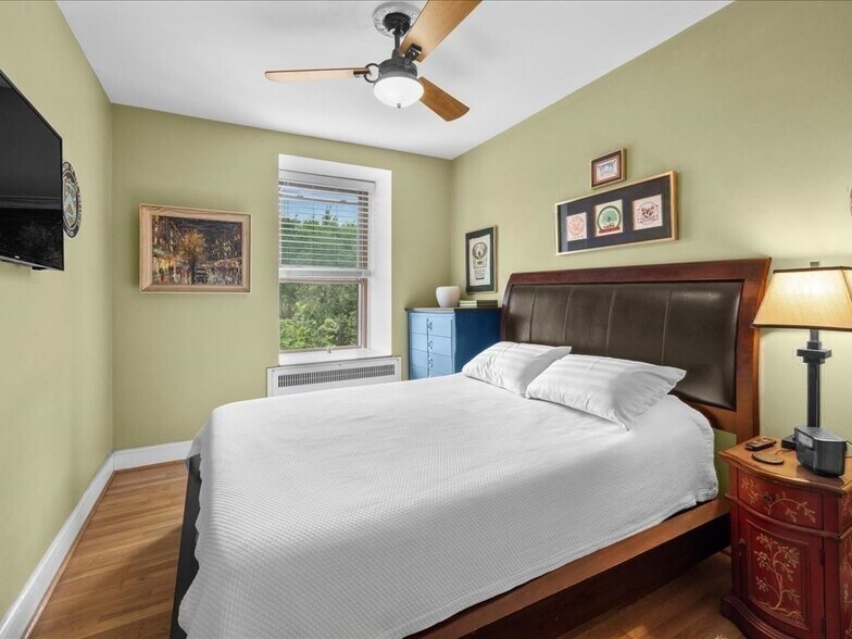 Building Photo - 228 Commonwealth Ave