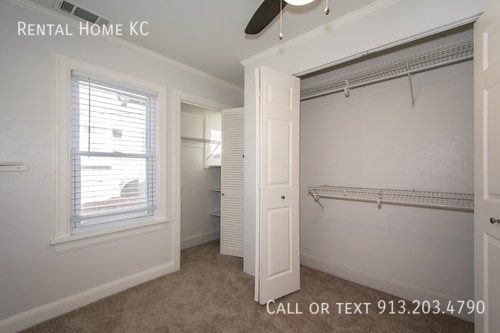 Building Photo - 8033 Robinson-