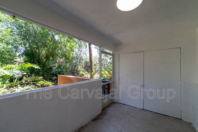 Building Photo - 3987 Versailles Dr