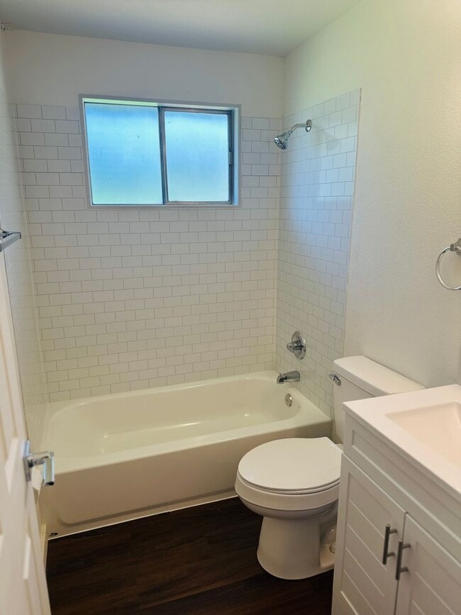 Building Photo - Charming and Newly Renovated One Level Home