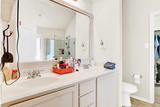 Building Photo - 2744 Cascade Cove Dr