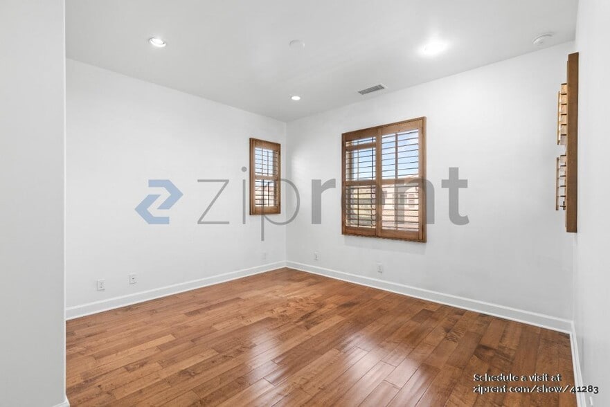 Building Photo - 114 Fairhaven