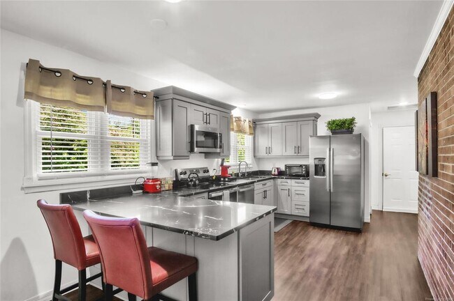 Building Photo - 104 Charles Dillard Ln