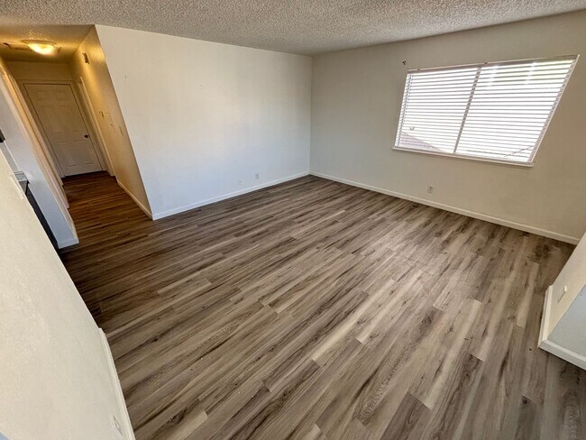 Building Photo - 6940 Hopkins Dr