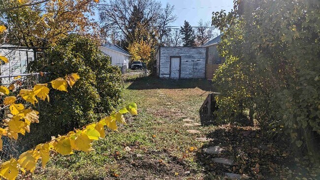 Building Photo - 1010 4th Ave S