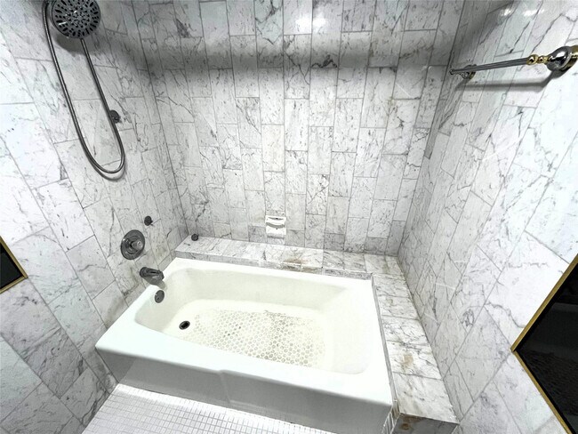 Building Photo - 3500 Galt Ocean Dr