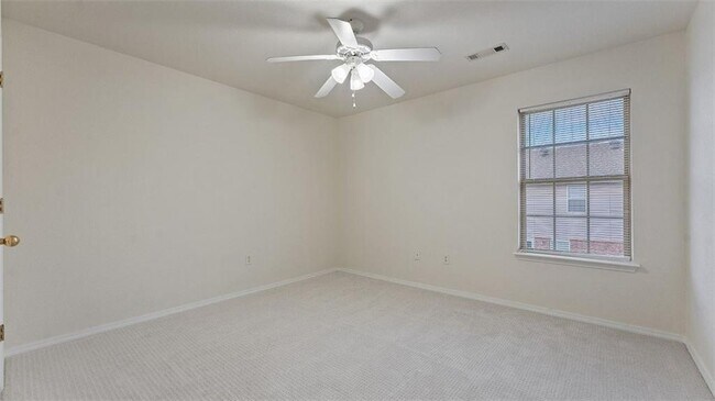 Building Photo - 3000 SW Windrift Ave