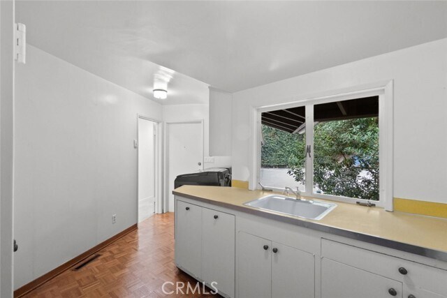 Building Photo - 1218 Flintridge Ave
