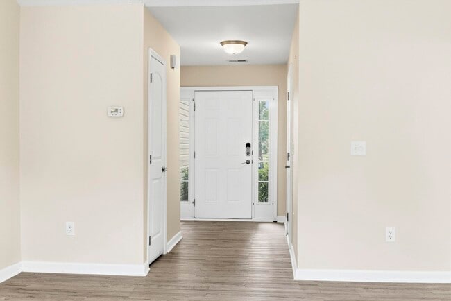 Building Photo - 2375 Morlynn Dr