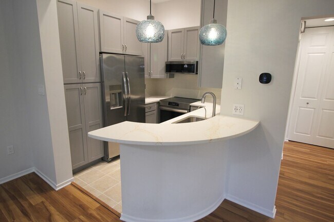 Building Photo - 1956 Villaridge Dr