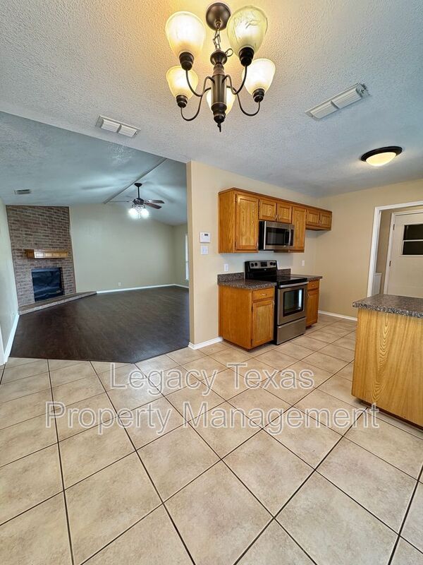 Building Photo - 1208 Lindsey Ln