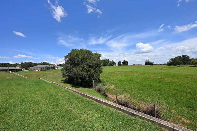 Building Photo - 2618 High Ridge Dr