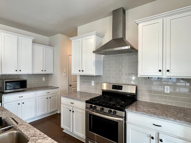 Building Photo - 8180 Lyman Ct