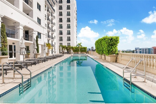 Building Photo - 10 Aragon Ave