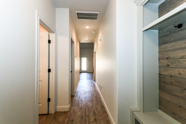 Building Photo - 2518 111th St