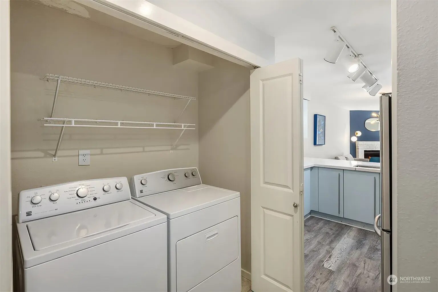 Washer/Dryer - 11303 NE 128th St