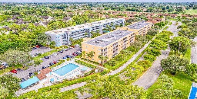 Primary Photo - 4723 Lucerne Lakes Blvd W